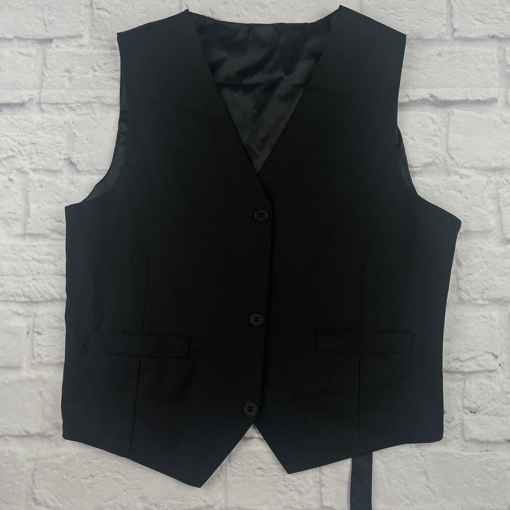 K0-1017 Boys Vest Black size 150 (size 12)